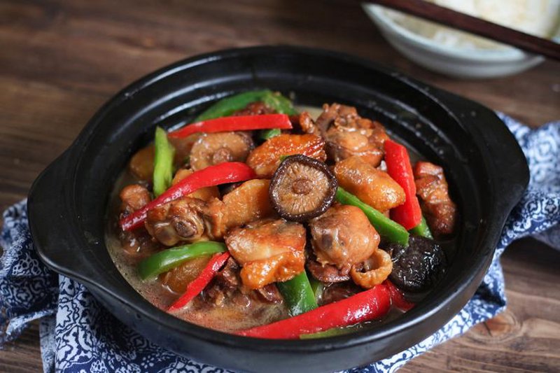 黄焖鸡米饭：舌尖上的美味与健康探索
